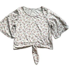 CAUTION TO THE WIND Floral Front Crop Top Size Medium